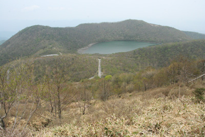 長七郎山と小沼の写真