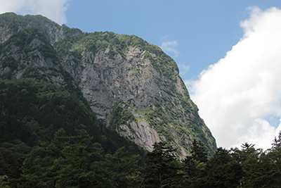 屏風岩東壁と中央壁の写真