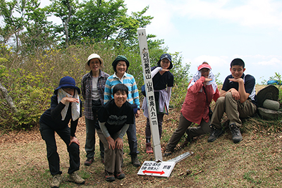 刈羽黒姫山山頂での集合写真