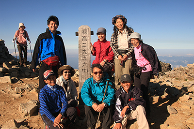 木曽駒ヶ岳山頂での集合写真