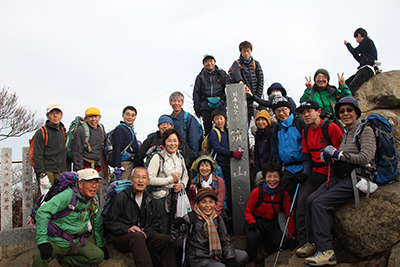 女体山山頂での集合写真