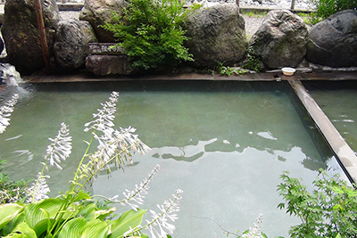 祖母谷温泉の露天風呂の写真