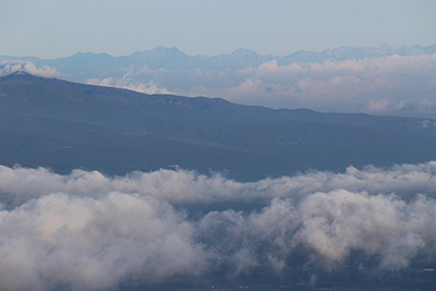 蓼科山の右奥に見えた爺ヶ岳、鹿島槍、五竜、唐松岳方面の写真