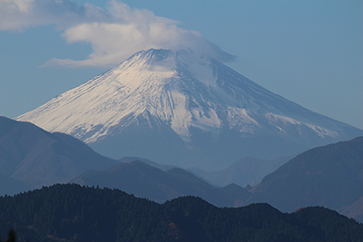 大洞山から見た富士山の写真