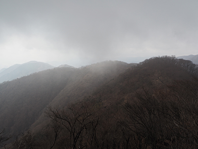 小丸から見た鍋割山方面の写真