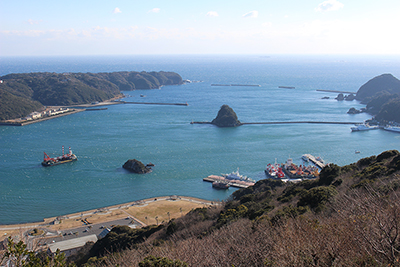 下田港の出口方面の写真