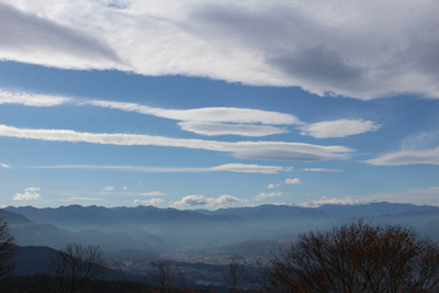 大霧山山頂～見た奥秩父方面の写真